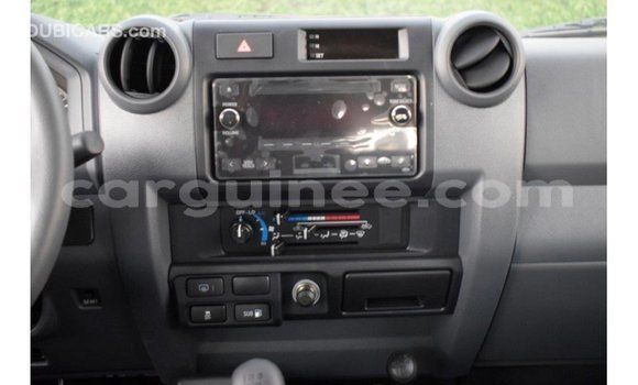 Buy Import Toyota Land Cruiser White Car in Import - Dubai in Conakry Buy Import Toyota Land Cruiser White Car in Import - Dubai in Conakry