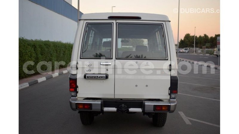 Big with watermark toyota land cruiser conakry import dubai 4325