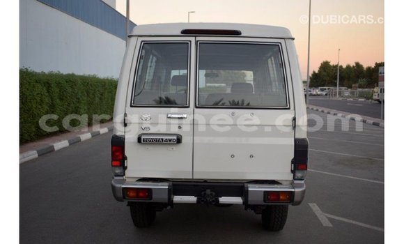 Buy Import Toyota Land Cruiser White Car in Import - Dubai in Conakry Buy Import Toyota Land Cruiser White Car in Import - Dubai in Conakry