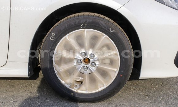 Acheter Import Voiture Toyota Corolla Blanc à Import - Dubai, Conakry Acheter Import Voiture Toyota Corolla Blanc à Import - Dubai, Conakry