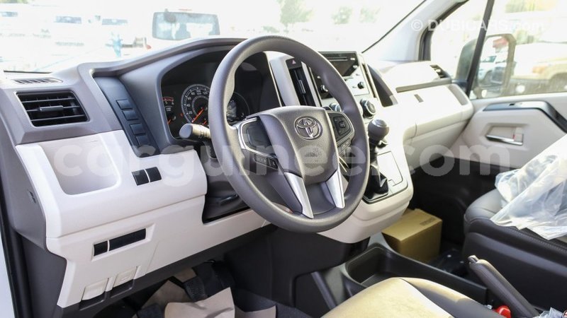 Big with watermark toyota hiace conakry import dubai 4328