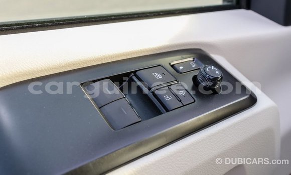 Buy Import Toyota Hiace White Car in Import - Dubai in Conakry Buy Import Toyota Hiace White Car in Import - Dubai in Conakry