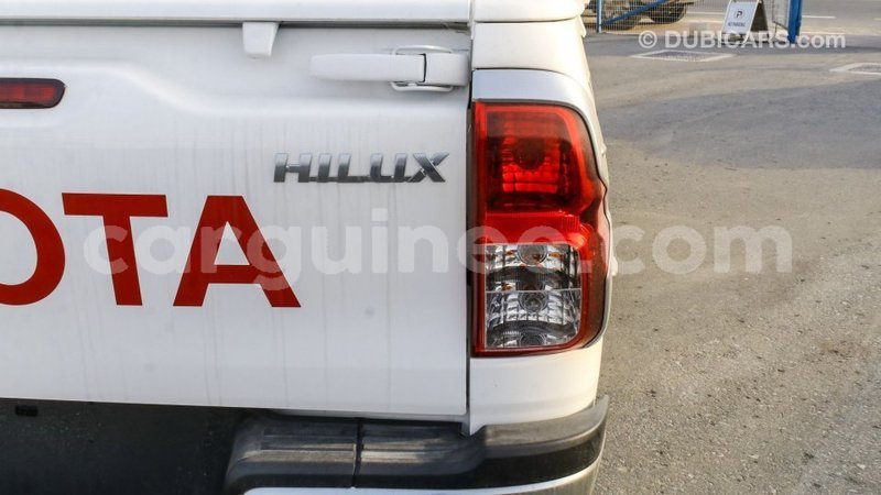 Big with watermark toyota hilux conakry import dubai 4329