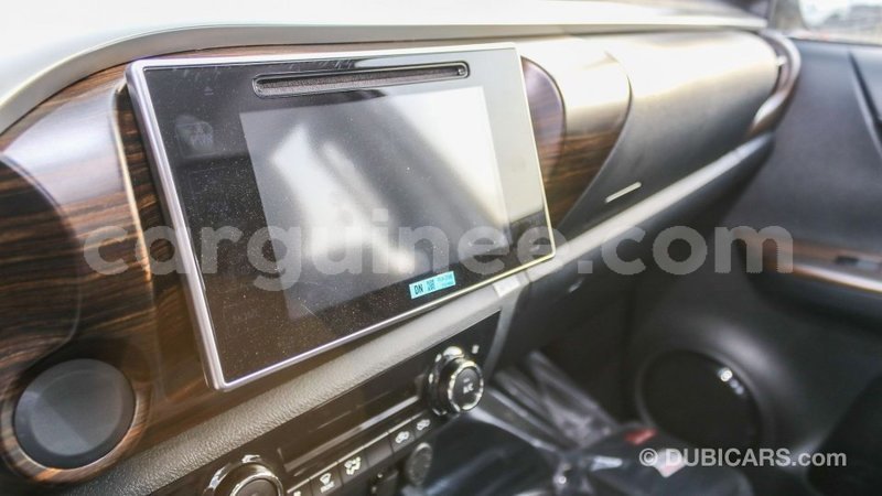 Big with watermark toyota hilux conakry import dubai 4330