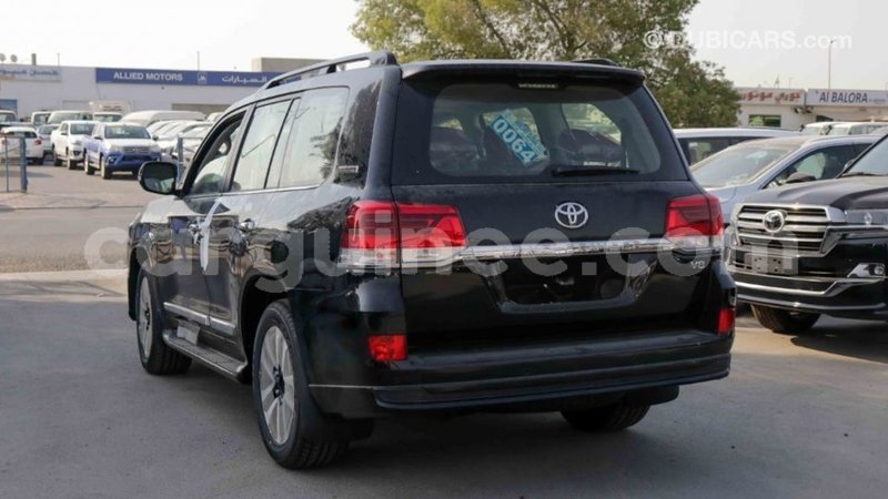 Big with watermark toyota land cruiser conakry import dubai 4334