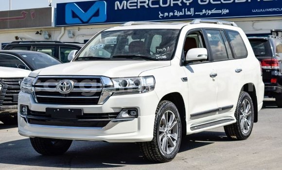 Buy Import Toyota Land Cruiser White Car in Import - Dubai in Conakry Buy Import Toyota Land Cruiser White Car in Import - Dubai in Conakry