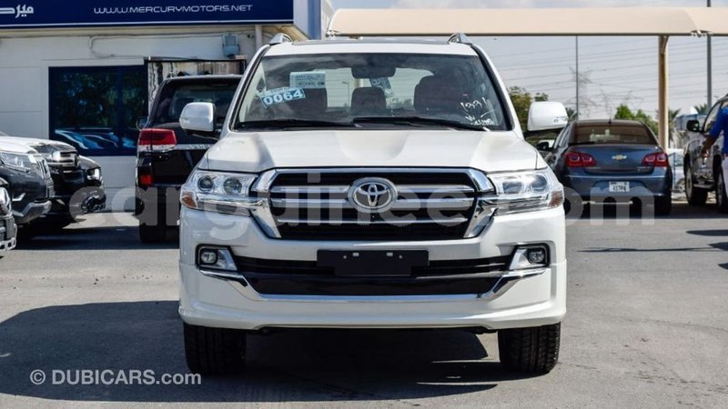 Big with watermark toyota land cruiser conakry import dubai 4335