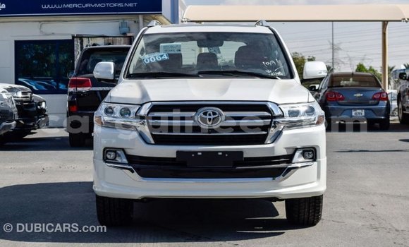 Buy Import Toyota Land Cruiser White Car in Import - Dubai in Conakry Buy Import Toyota Land Cruiser White Car in Import - Dubai in Conakry
