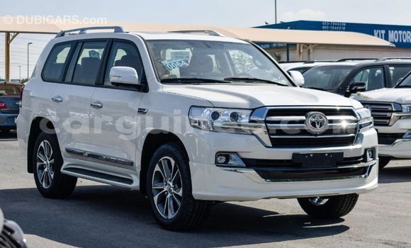Buy Import Toyota Land Cruiser White Car in Import - Dubai in Conakry Buy Import Toyota Land Cruiser White Car in Import - Dubai in Conakry