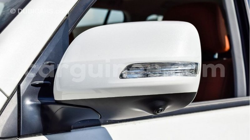 Big with watermark toyota land cruiser conakry import dubai 4335