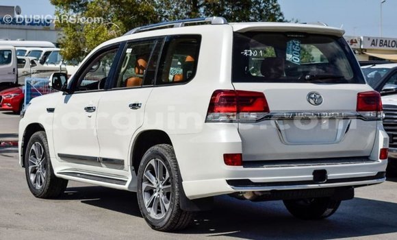 Buy Import Toyota Land Cruiser White Car in Import - Dubai in Conakry Buy Import Toyota Land Cruiser White Car in Import - Dubai in Conakry