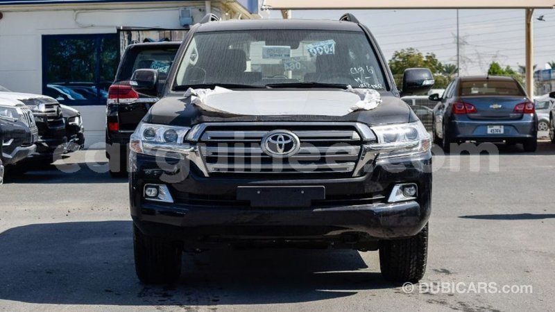 Big with watermark toyota land cruiser conakry import dubai 4337