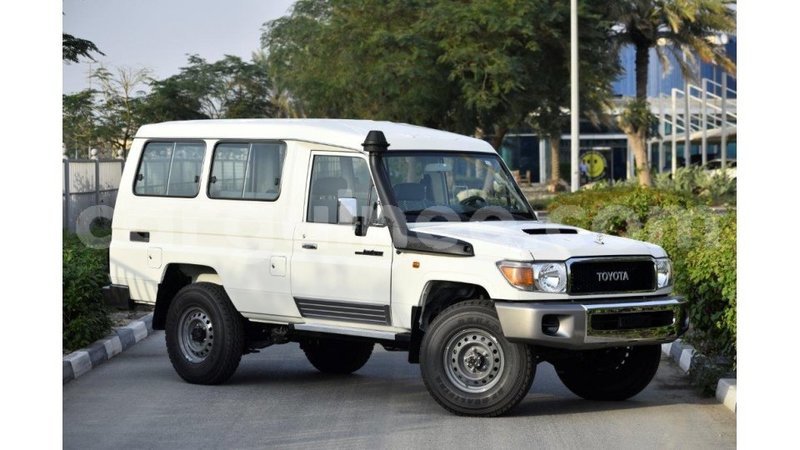 Big with watermark toyota land cruiser conakry import dubai 4340