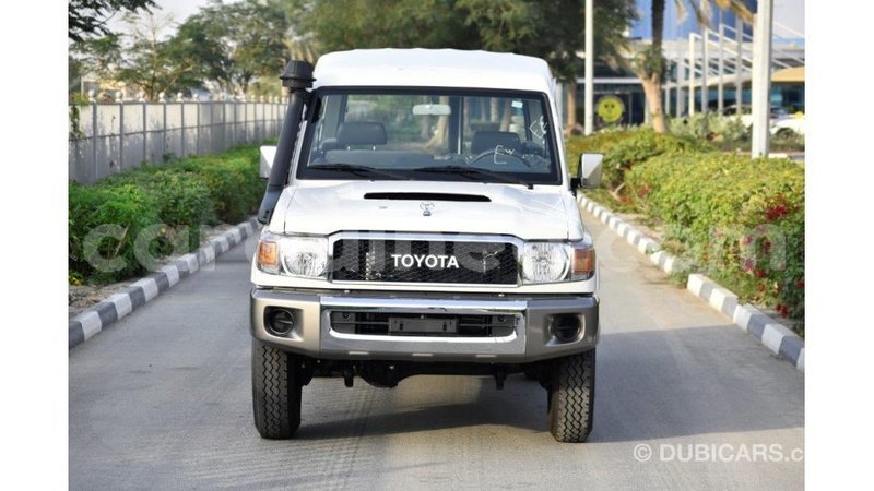 Big with watermark toyota land cruiser conakry import dubai 4340