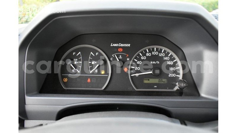 Big with watermark toyota land cruiser conakry import dubai 4340