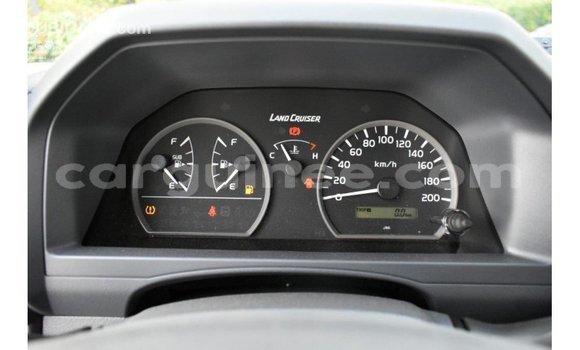 Buy Import Toyota Land Cruiser White Car in Import - Dubai in Conakry Buy Import Toyota Land Cruiser White Car in Import - Dubai in Conakry