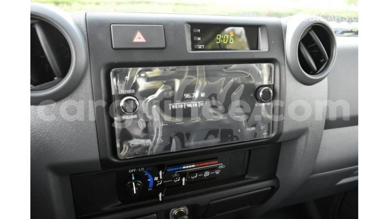 Big with watermark toyota land cruiser conakry import dubai 4340