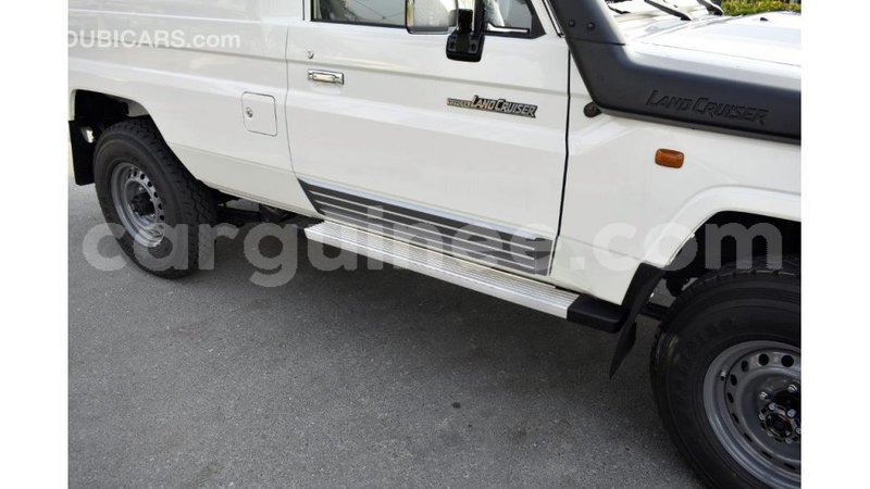 Big with watermark toyota land cruiser conakry import dubai 4340