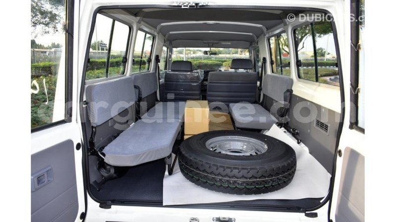 Big with watermark toyota land cruiser conakry import dubai 4340