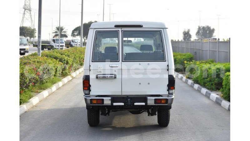 Big with watermark toyota land cruiser conakry import dubai 4340