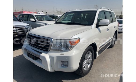 Buy Import Toyota Land Cruiser White Car in Import - Dubai in Conakry Buy Import Toyota Land Cruiser White Car in Import - Dubai in Conakry