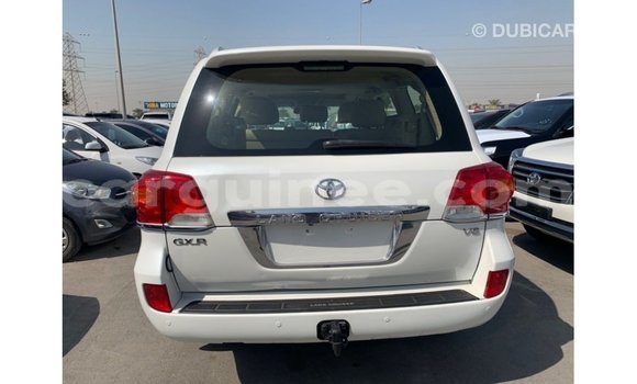Buy Import Toyota Land Cruiser White Car in Import - Dubai in Conakry Buy Import Toyota Land Cruiser White Car in Import - Dubai in Conakry