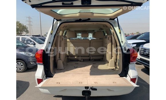Buy Import Toyota Land Cruiser White Car in Import - Dubai in Conakry Buy Import Toyota Land Cruiser White Car in Import - Dubai in Conakry