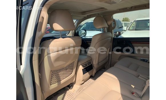 Buy Import Toyota Land Cruiser White Car in Import - Dubai in Conakry Buy Import Toyota Land Cruiser White Car in Import - Dubai in Conakry