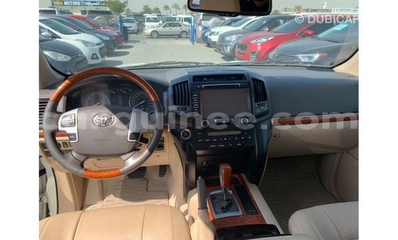 Buy Import Toyota Land Cruiser White Car in Import - Dubai in Conakry Buy Import Toyota Land Cruiser White Car in Import - Dubai in Conakry