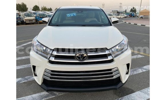 Acheter Import Voiture Toyota Highlander Blanc à Import - Dubai, Conakry Acheter Import Voiture Toyota Highlander Blanc à Import - Dubai, Conakry