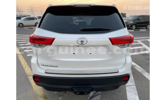 Acheter Import Voiture Toyota Highlander Blanc à Import - Dubai, Conakry Acheter Import Voiture Toyota Highlander Blanc à Import - Dubai, Conakry