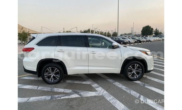 Acheter Import Voiture Toyota Highlander Blanc à Import - Dubai, Conakry Acheter Import Voiture Toyota Highlander Blanc à Import - Dubai, Conakry