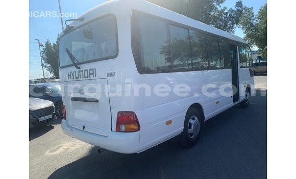 Buy Import Hyundai Accent White Car in Import - Dubai in Conakry Buy Import Hyundai Accent White Car in Import - Dubai in Conakry