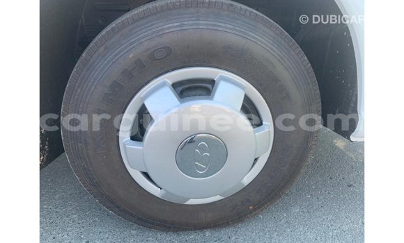 Buy Import Hyundai Accent White Car in Import - Dubai in Conakry Buy Import Hyundai Accent White Car in Import - Dubai in Conakry