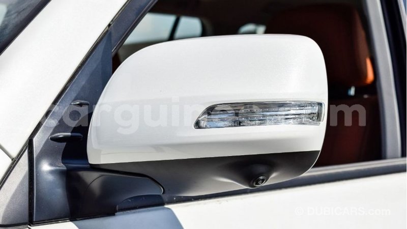 Big with watermark toyota land cruiser conakry import dubai 4353