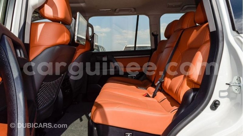 Big with watermark toyota land cruiser conakry import dubai 4353