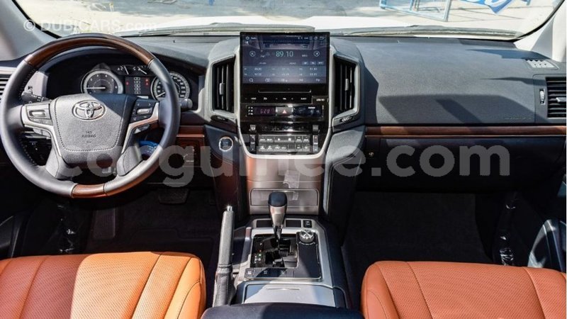 Big with watermark toyota land cruiser conakry import dubai 4353