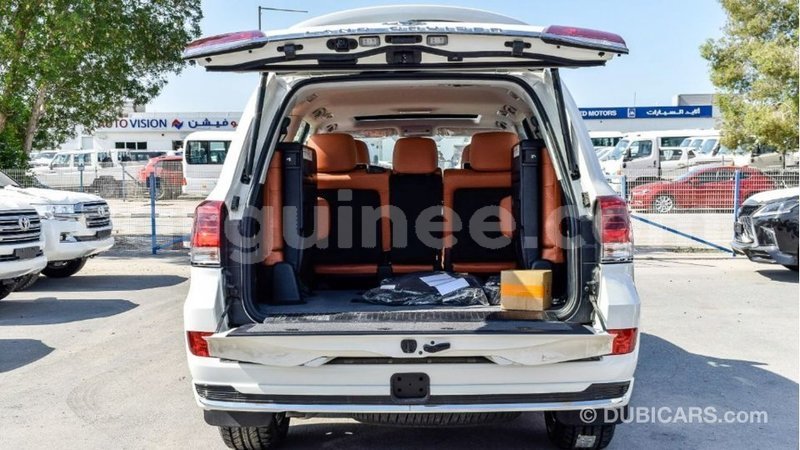 Big with watermark toyota land cruiser conakry import dubai 4353