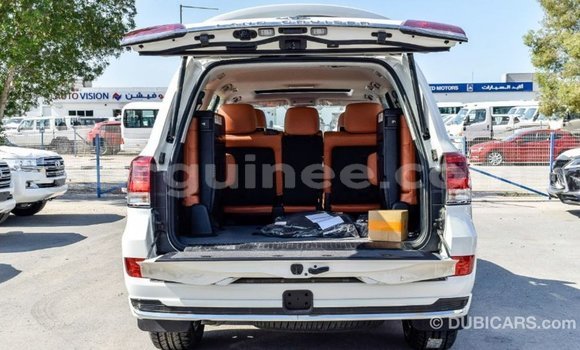 Buy Import Toyota Land Cruiser White Car in Import - Dubai in Conakry Buy Import Toyota Land Cruiser White Car in Import - Dubai in Conakry