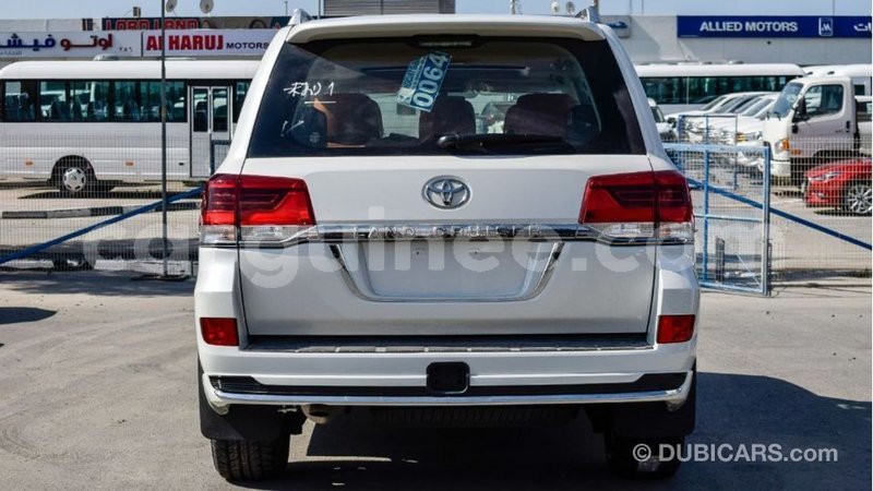 Big with watermark toyota land cruiser conakry import dubai 4353