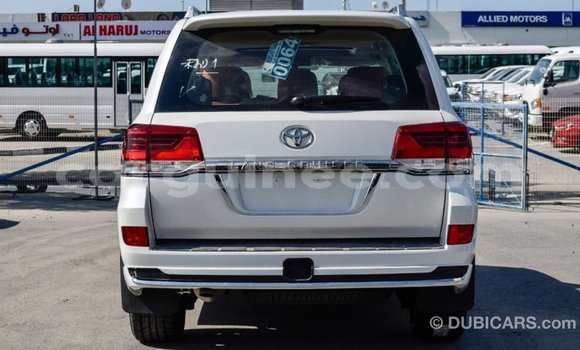 Buy Import Toyota Land Cruiser White Car in Import - Dubai in Conakry Buy Import Toyota Land Cruiser White Car in Import - Dubai in Conakry