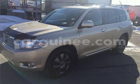 Acheter Occasion Voiture Toyota Highlander Beige à Conakry, Conakry Acheter Occasion Voiture Toyota Highlander Beige à Conakry, Conakry