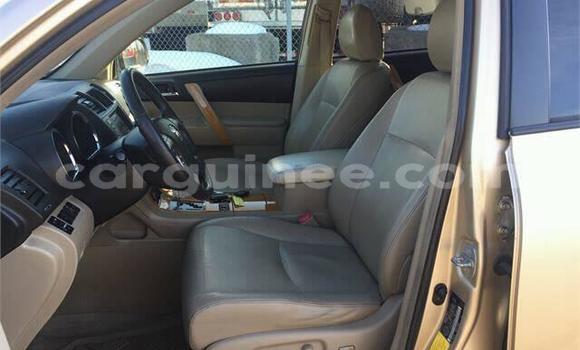 Acheter Occasion Voiture Toyota Highlander Beige à Conakry, Conakry Acheter Occasion Voiture Toyota Highlander Beige à Conakry, Conakry