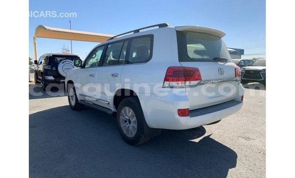 Buy Import Toyota Land Cruiser White Car in Import - Dubai in Conakry Buy Import Toyota Land Cruiser White Car in Import - Dubai in Conakry