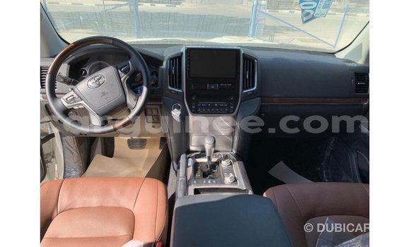 Buy Import Toyota Land Cruiser White Car in Import - Dubai in Conakry Buy Import Toyota Land Cruiser White Car in Import - Dubai in Conakry