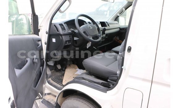 Buy Import Toyota Hiace White Car in Import - Dubai in Conakry Buy Import Toyota Hiace White Car in Import - Dubai in Conakry