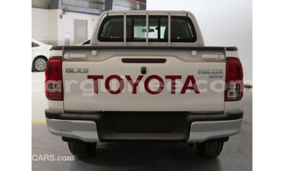 Buy Import Toyota Hilux White Car in Import - Dubai in Conakry Buy Import Toyota Hilux White Car in Import - Dubai in Conakry