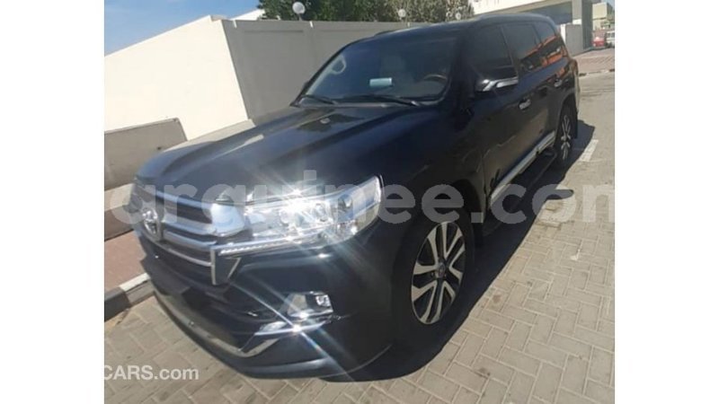 Big with watermark toyota land cruiser conakry import dubai 4376