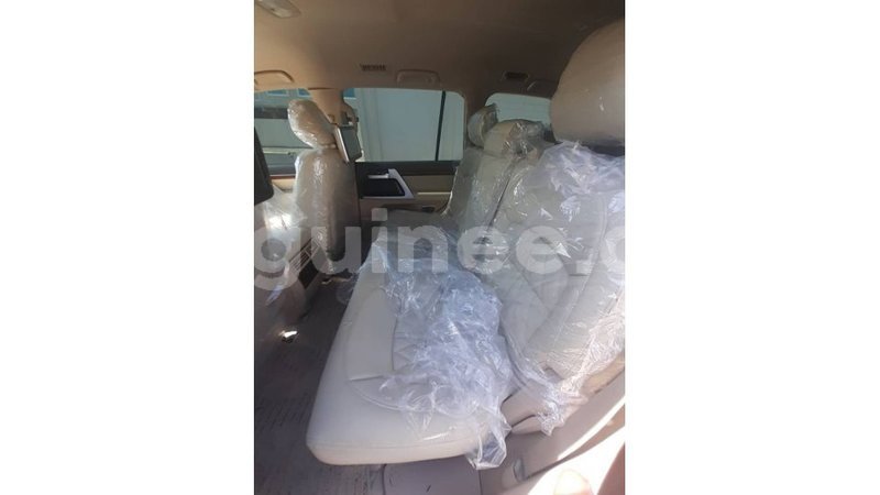 Big with watermark toyota land cruiser conakry import dubai 4376