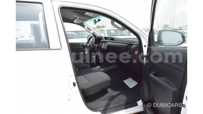 Big with watermark toyota hilux conakry import dubai 4381